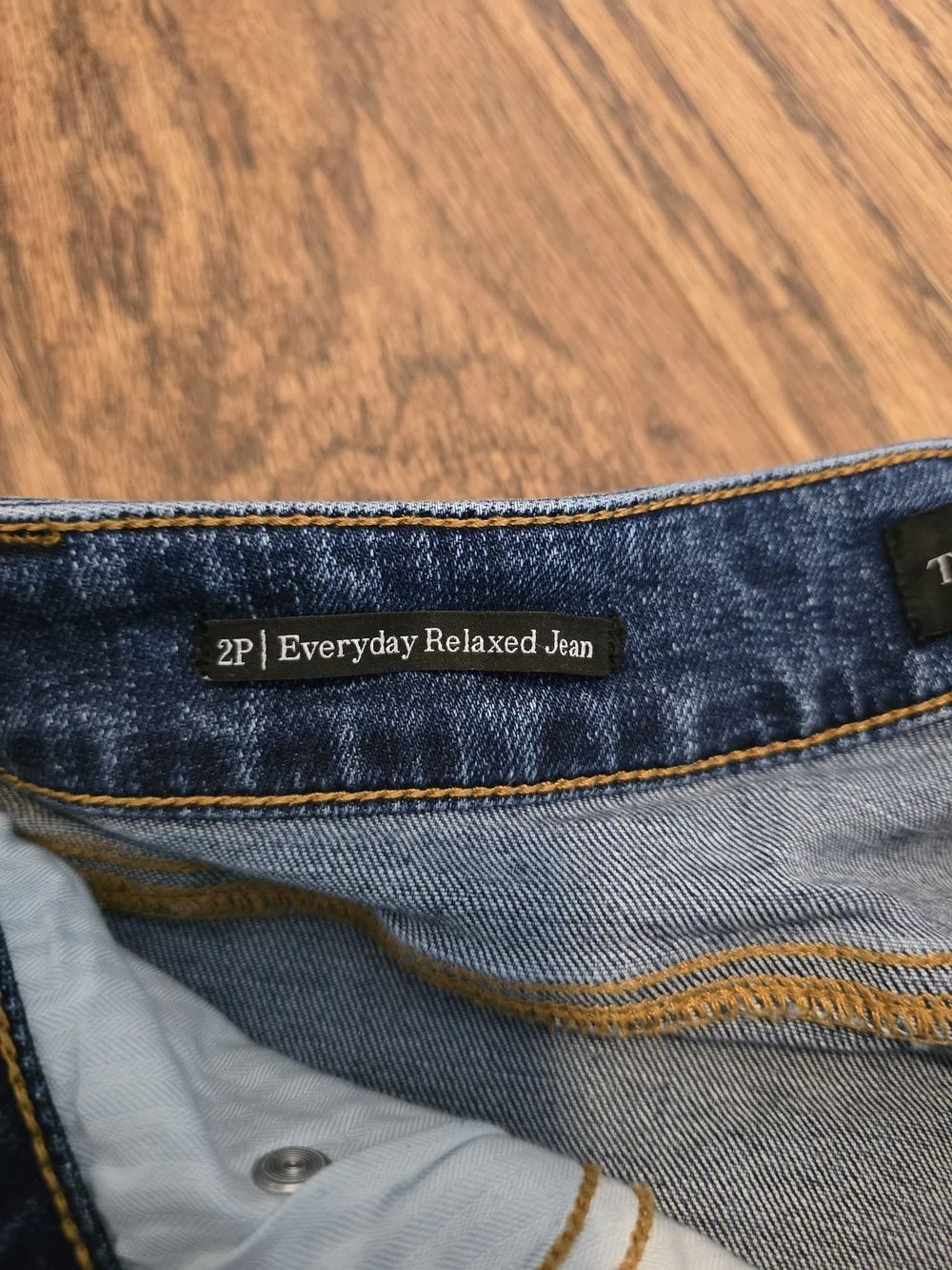 Talbots Everyday Relaxed Jean EUC - Women's Size 2P - Picture 10 of 14